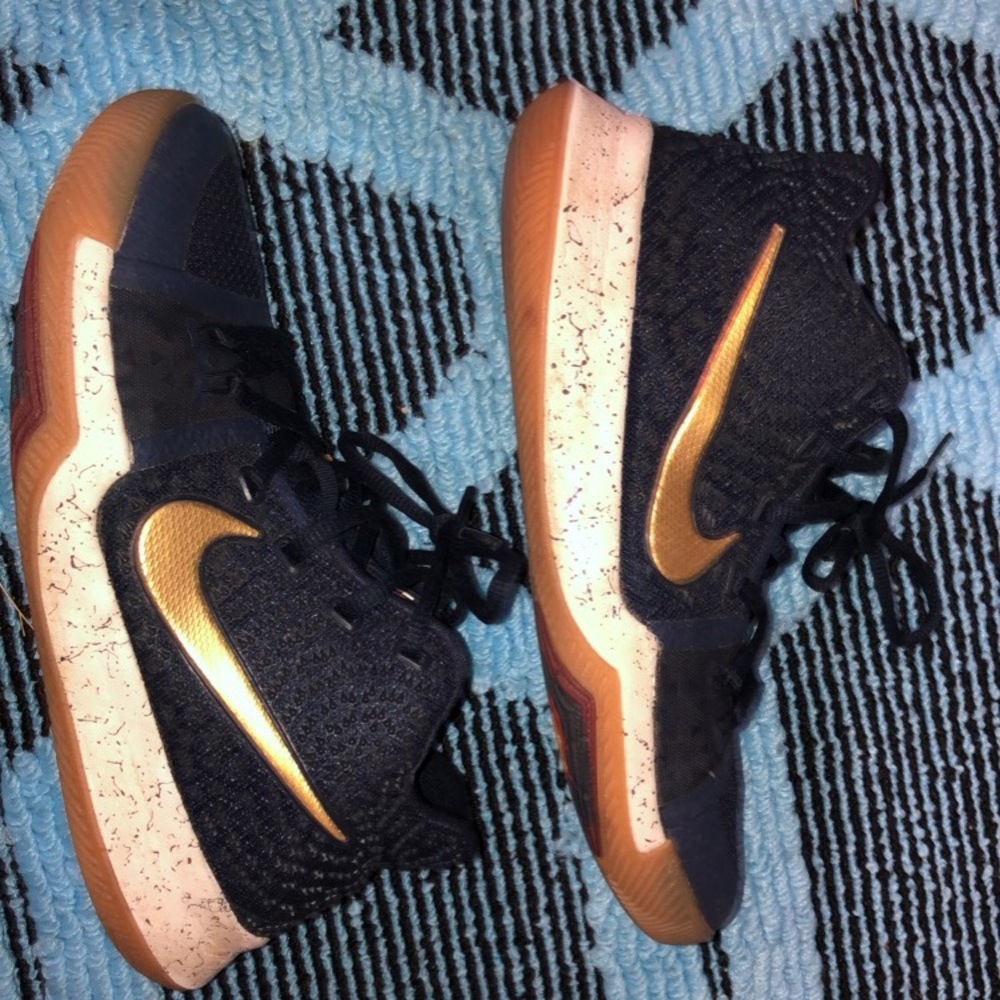 Kyrie 3 “Obsidian”